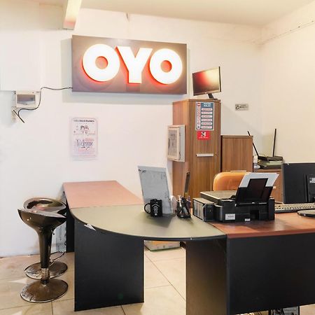 Oyo Life 2108 Griya Aisyah Residence Surabaya Exterior foto
