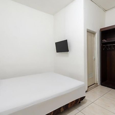 Oyo Life 2108 Griya Aisyah Residence Surabaya Exterior foto