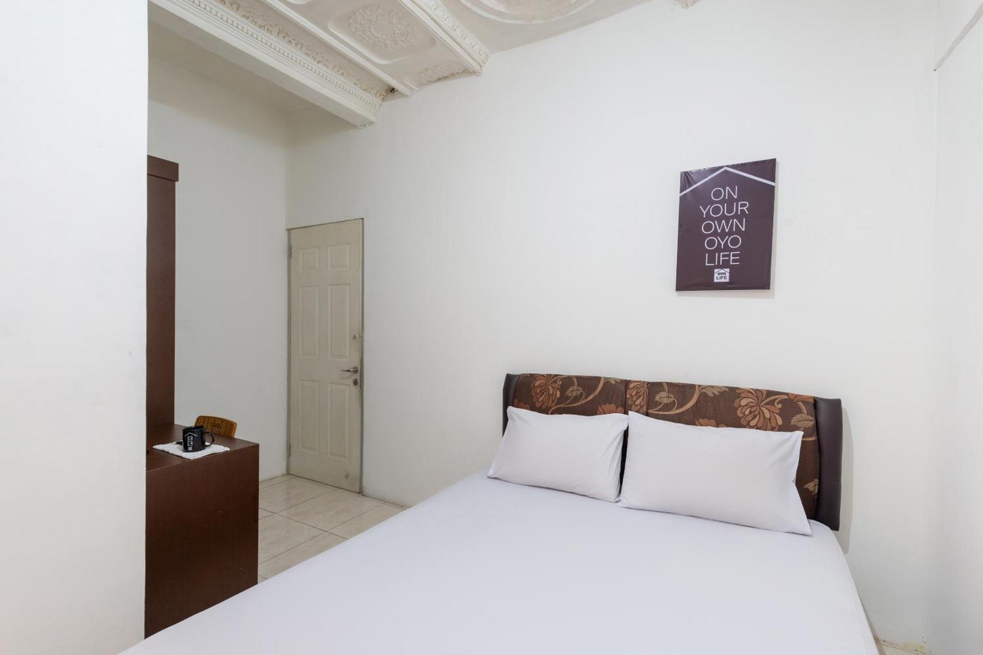 Oyo Life 2108 Griya Aisyah Residence Surabaya Exterior foto
