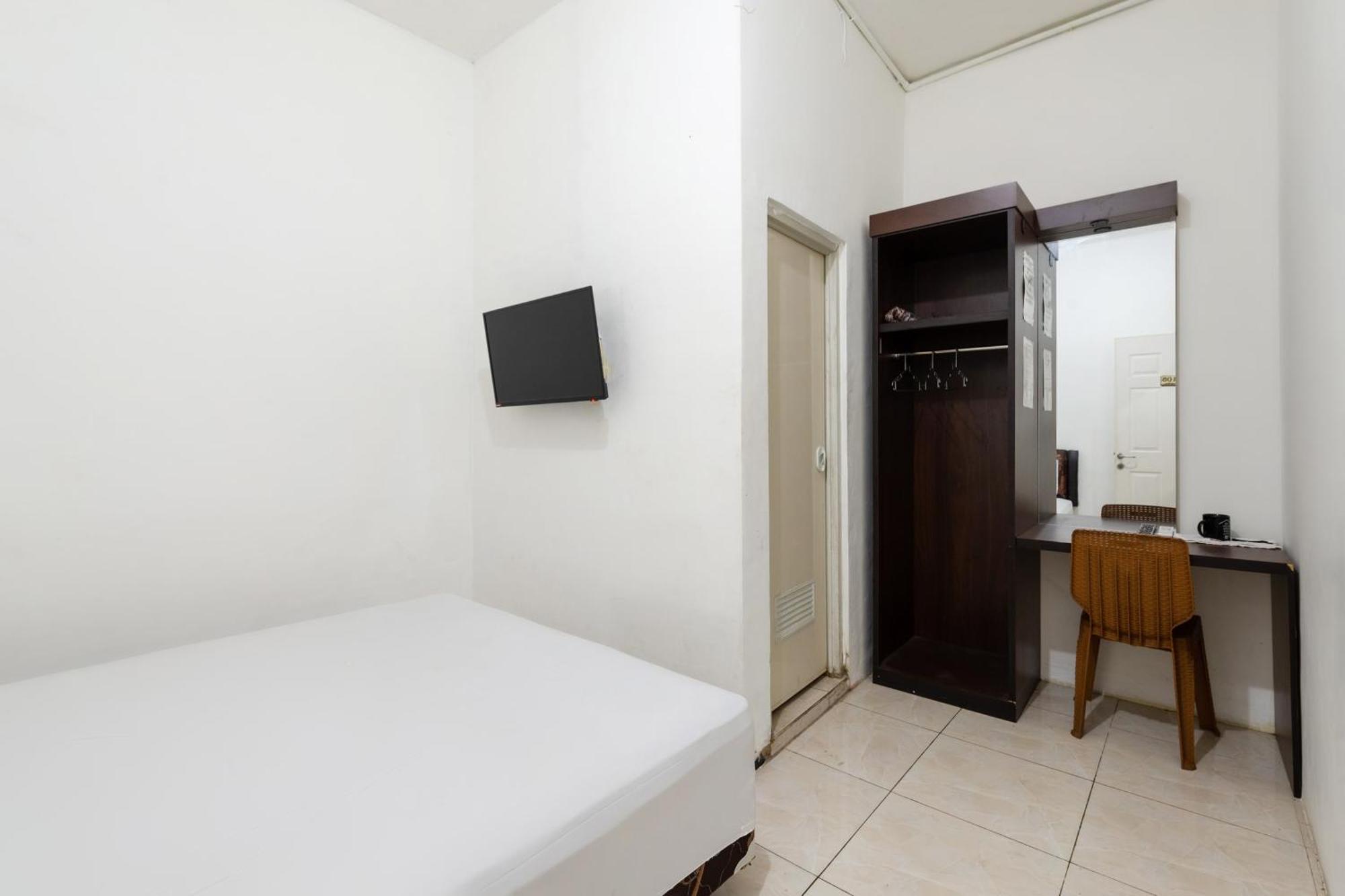 Oyo Life 2108 Griya Aisyah Residence Surabaya Exterior foto