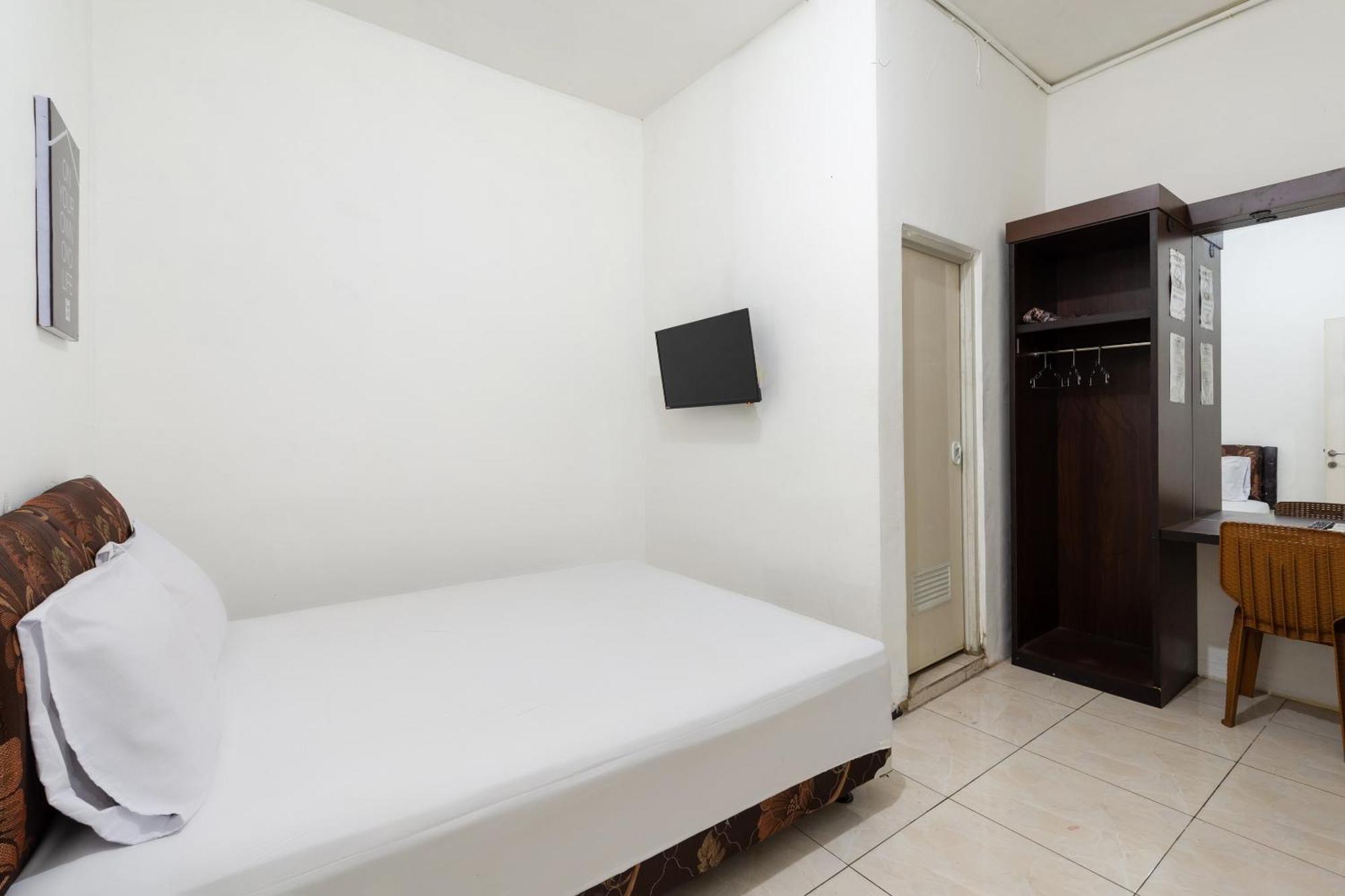 Oyo Life 2108 Griya Aisyah Residence Surabaya Exterior foto